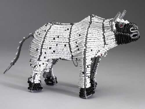 Med Beaded Wire Bull